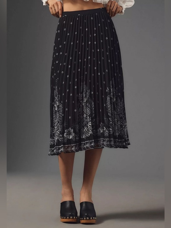 FARM Rio Dresses & Skirts - FARM Rio Black pleated Midi Skirt with White Floral Border print 38214